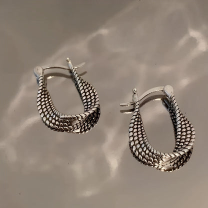 Dakota – Boucles d'Oreilles Vintage en Maille Argent
