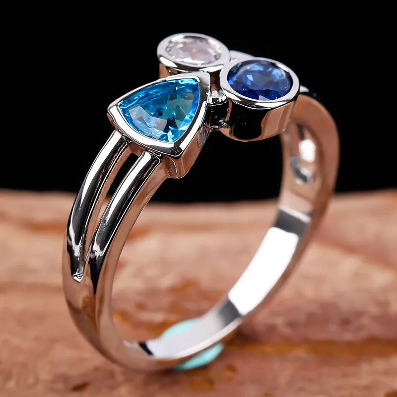 Isaline – Bague Vintage à Cristal Bleu