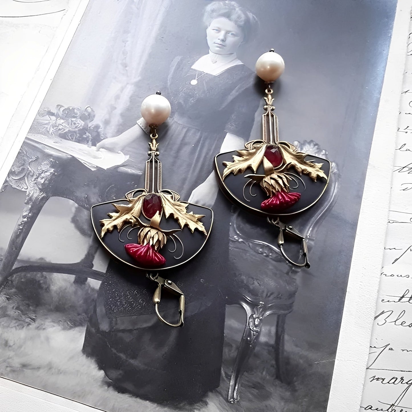 Zahara – Boucles d'oreilles Boho avec Perles et Cristal Rouge