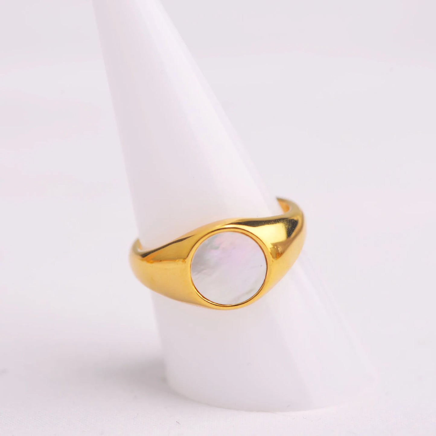 Isabelle – Bague Fritillaire en Coquillage Blanc