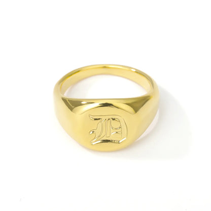 Elise – Bague Lettre en Police Anglaise Ancienne