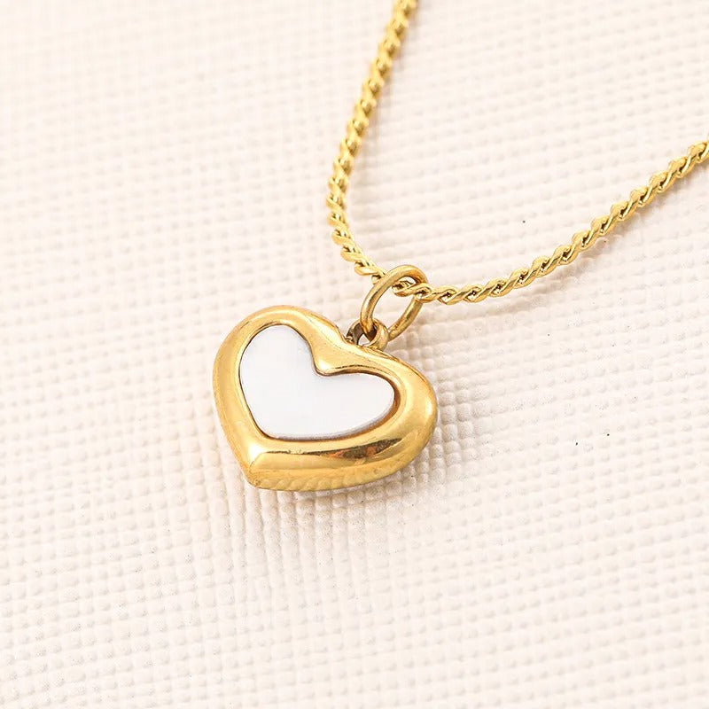 Neréa – Collier cœur en nacre