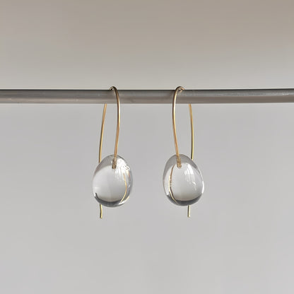 Elara – Boucles Cristal Gris Style Rétro