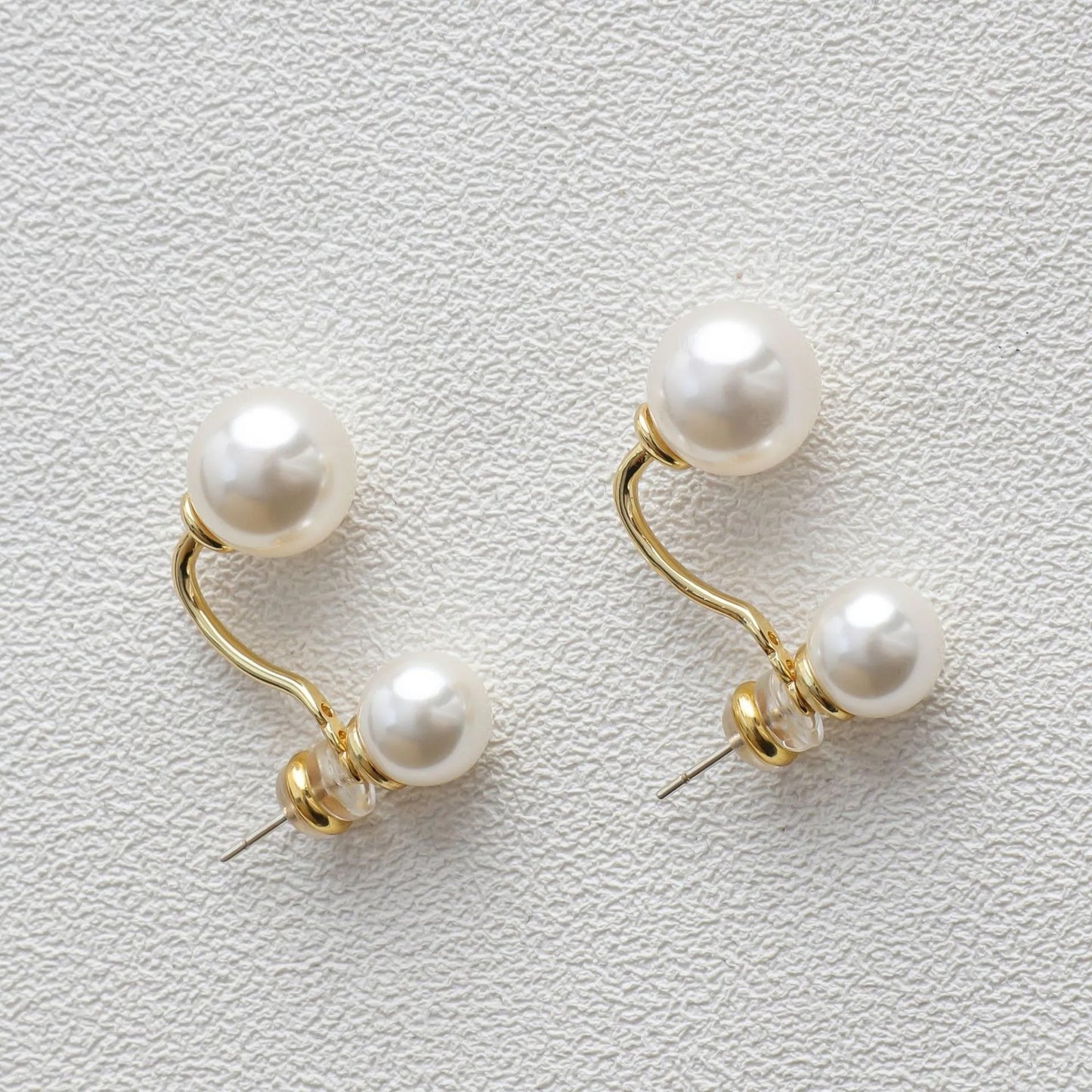 Mav – Boucles d’Oreilles Puces Double Perle Élégantes