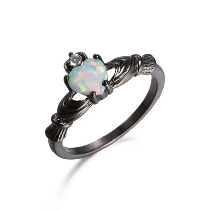 Meryl – Bague Cœur en Opale Blanche