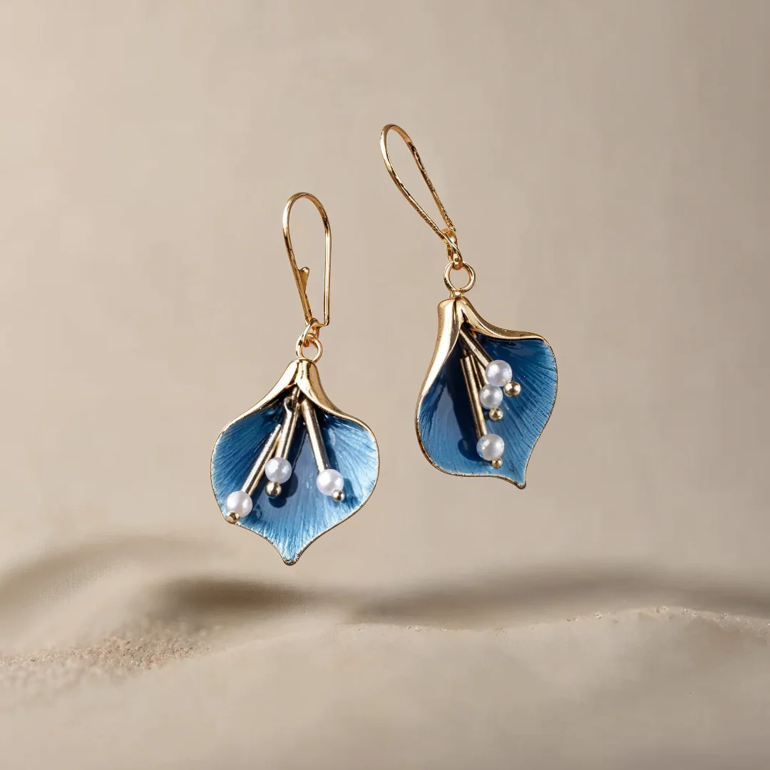 Yara – Boucles d’Oreilles Lotus Bleu en Argent Vintage