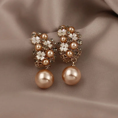 Haruko – Boucles Fleurs Perles Élégantes