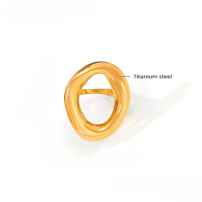Emman – Bague Sculptée Dorée Élégante