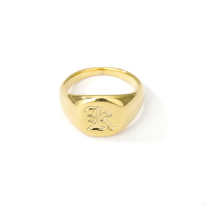 Elise – Bague Lettre en Police Anglaise Ancienne