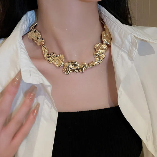 Naya – Collier Audacieux Inspiré de Pierre de Lave