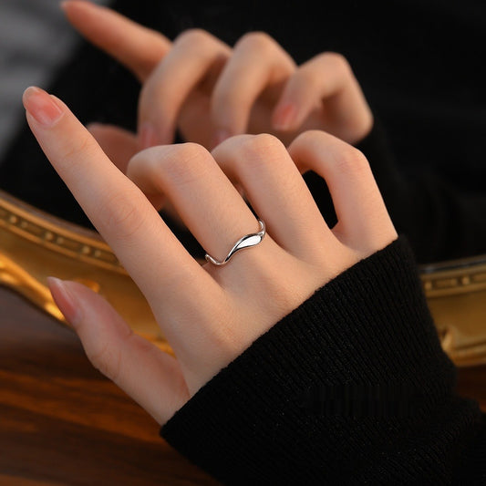 Whitney – Bague Minimaliste Ondulée