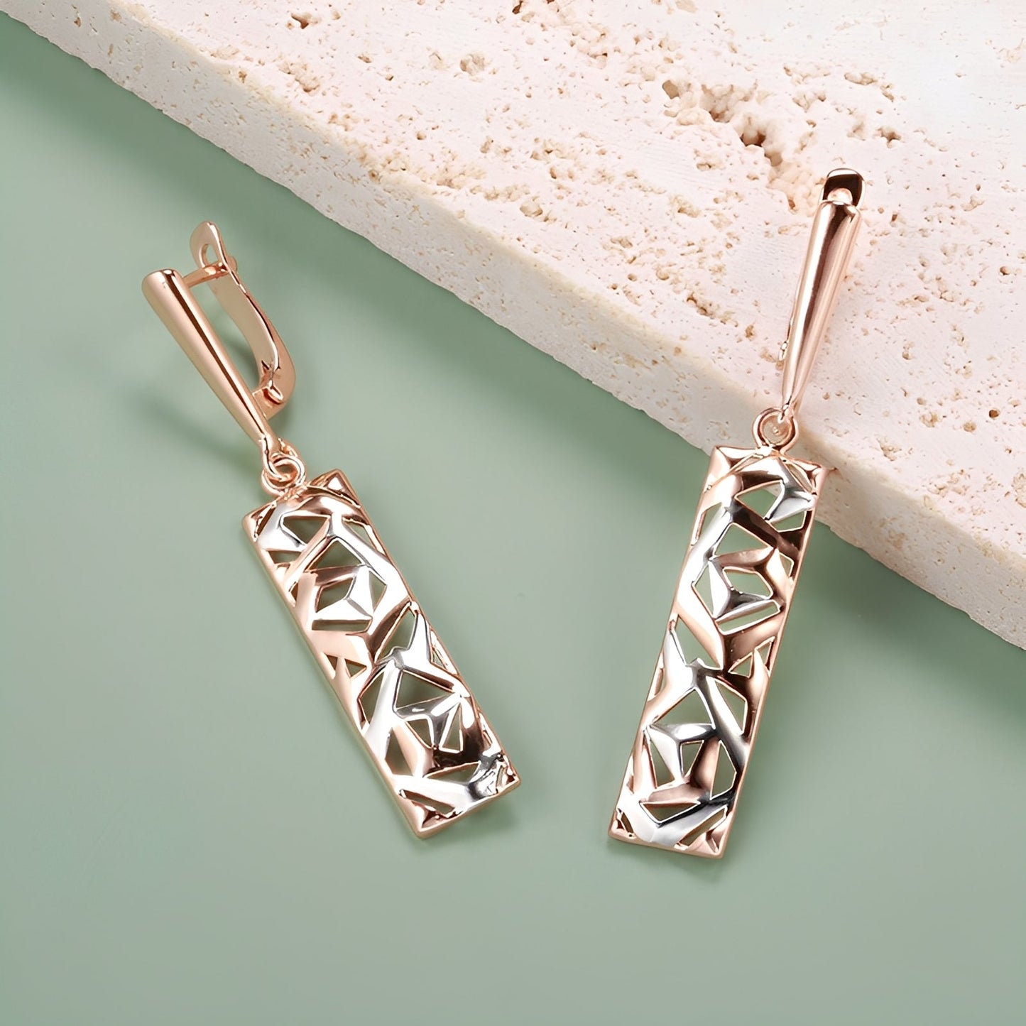 Simone – Boucles d'Oreilles Rectangulaires Élégantes en Or et Argent