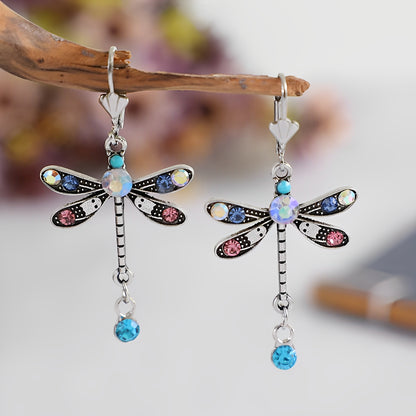 Liora – Boucles d’Oreilles Élégantes Libellule Sculpée