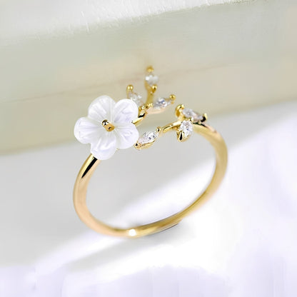 Mayla – Bague Florale avec Fleurs Blanches et Cubic Zirconia