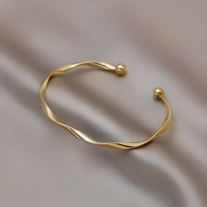 Lara – Bracelet Élégance Dorée