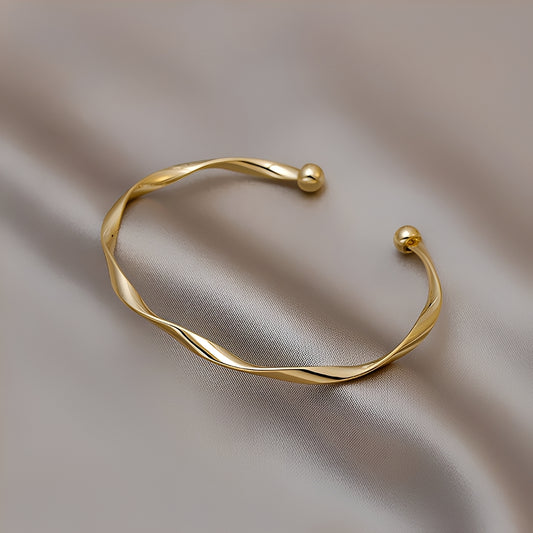 Lara – Bracelet Élégance Dorée