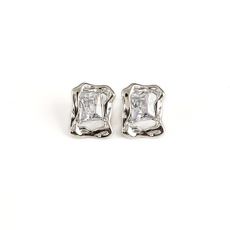 Hana – Boucles d’Oreilles Pierre Dorée Liquide