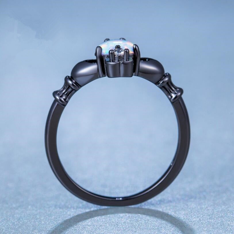 Meryl – Bague Cœur en Opale Blanche