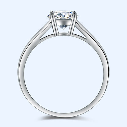 Ashley – Bague de Mariage Élégante en Diamant Simulé