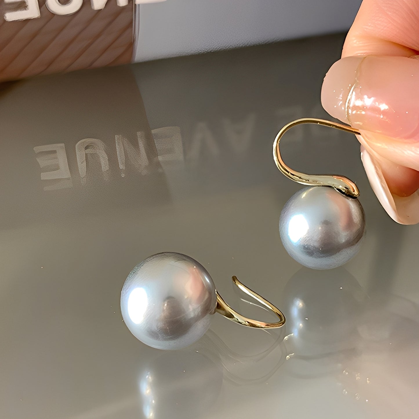 Amira – Boucles d’Oreilles en Or & Perles Noires
