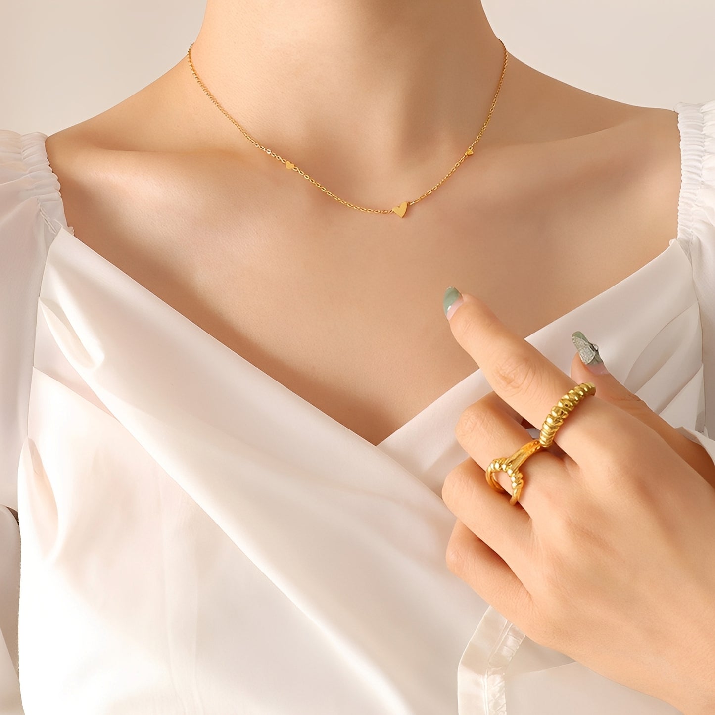 Adele – Collier Cœur Élégant et Moderne