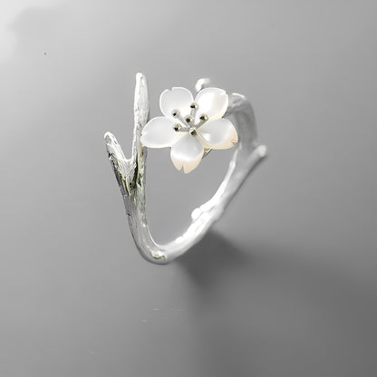 Lilou – Bague Vintage Ajustable avec Fleur Blanche