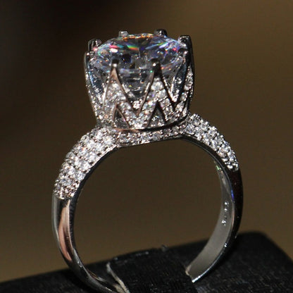 Herna – Bague Élégante en Topaze Blanche 8ct
