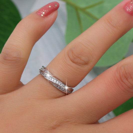 Lysanne – Bague Croix Minimaliste en Zircon