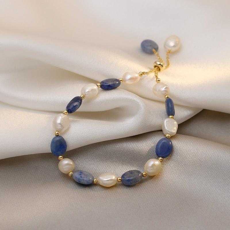 Kira – Bracelet Élégant en Perles de l'Océan