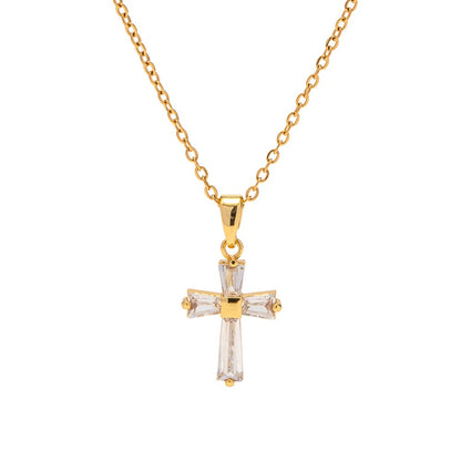 Mae – Collier Croix en Zirconia Doré