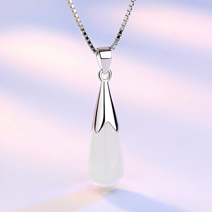 Adele – Pendentif Élégant Pierre de Lune