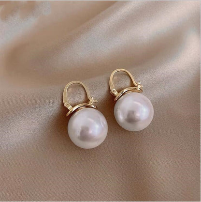 Dione – Créoles Perle & Or au Style Intemporel