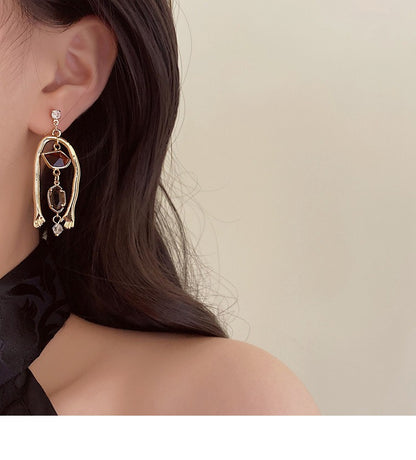 Iris – Boucles Pendantes Asymétriques Main & Pierres