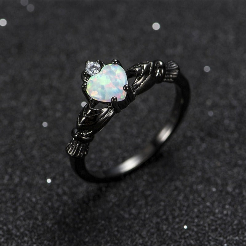 Meryl – Bague Cœur en Opale Blanche