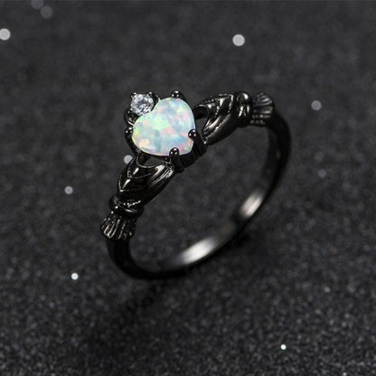 Meryl – Bague Cœur en Opale Blanche