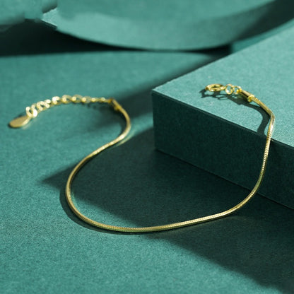 Erina – Bracelet Herringbone Élégant