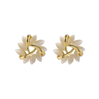 Nehlia – Boucles d’Oreilles Dorées avec Opale Blanche
