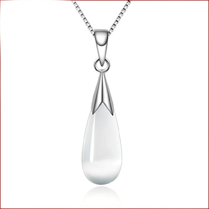 Adele – Pendentif Élégant Pierre de Lune