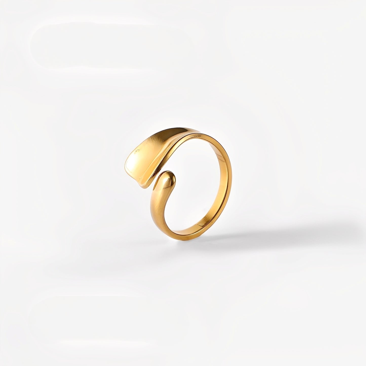 Naya – Bague Géométrique Ligne Minimaliste