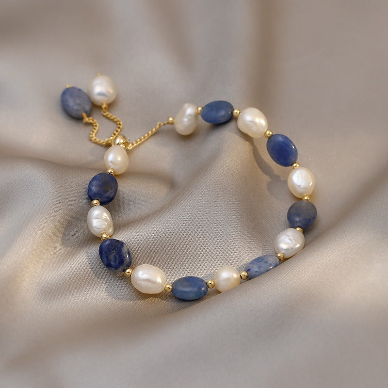 Kira – Bracelet Élégant en Perles de l'Océan