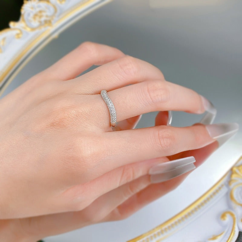 Reiko – Bague Demi-Ligne de Diamants Empilable