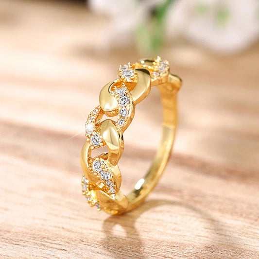 Gina – Bague Élégante Tangled en Or