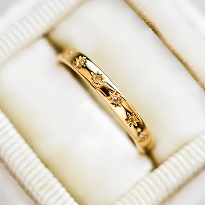 Katara – Bague Vintage en Doré avec Cubic Zirconia