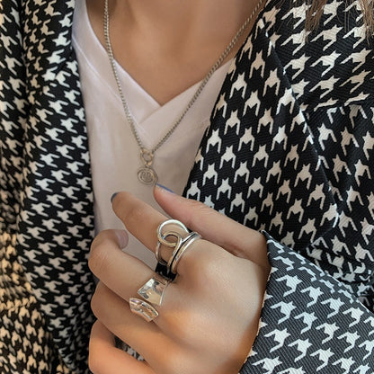 Dahlia – Bague Tressée Rétro Élégante