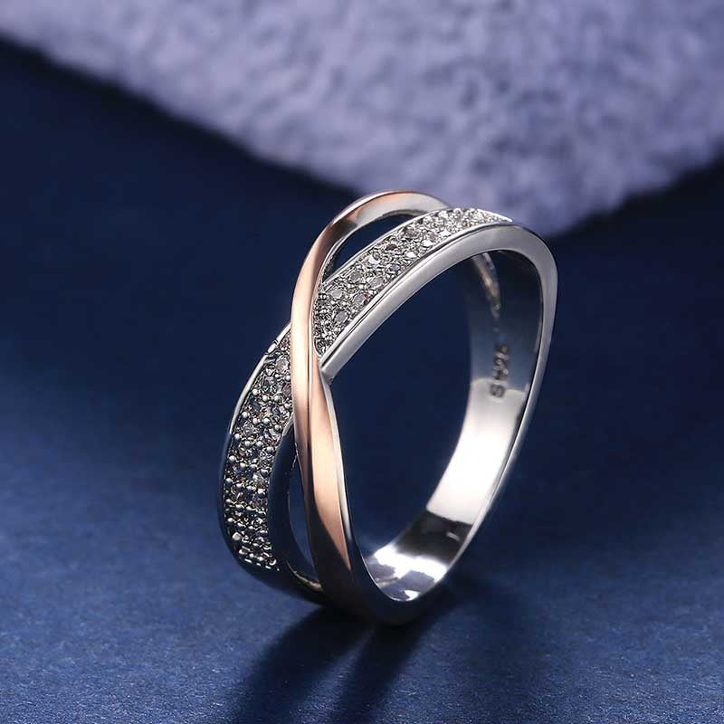 Clara – Bague Tressée Argent Vintage avec Zirconium