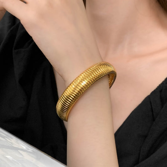 Mathilde – Bracelet Serpent Large Extensible Doré