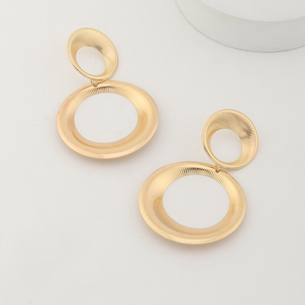 Claudia – Boucles d’Oreilles Vintage Rondes Audacieuses