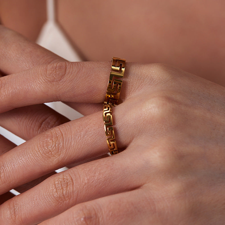 Nikka – Bague Géométrique en Acier Inoxydable