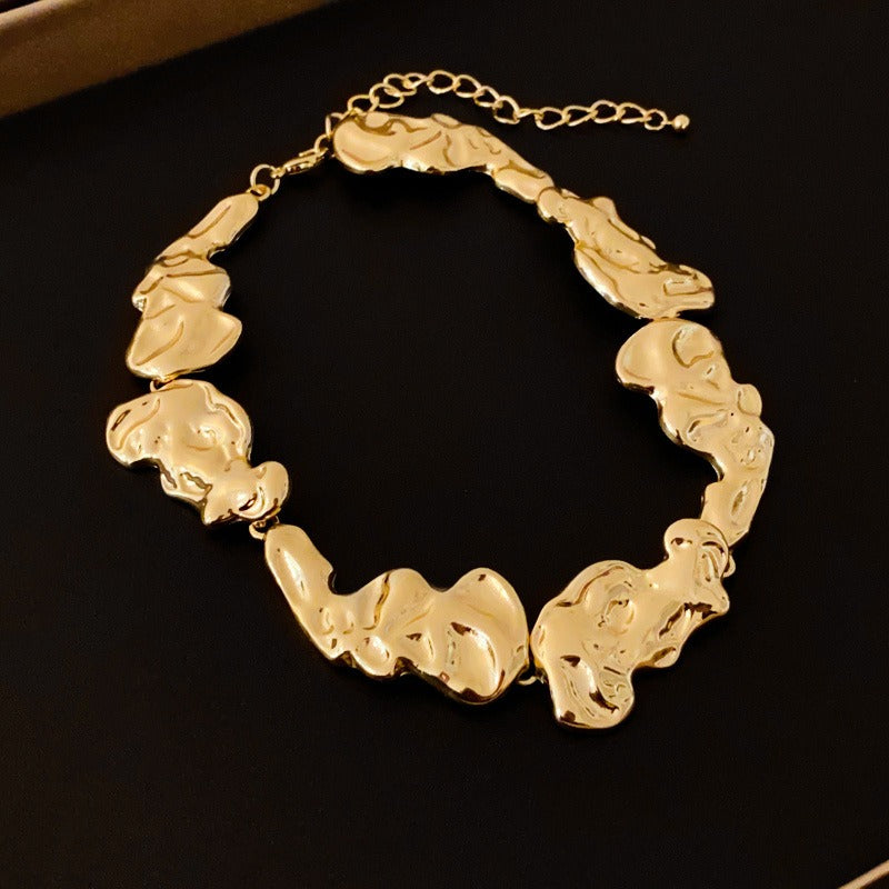 Naya – Collier Audacieux Inspiré de Pierre de Lave