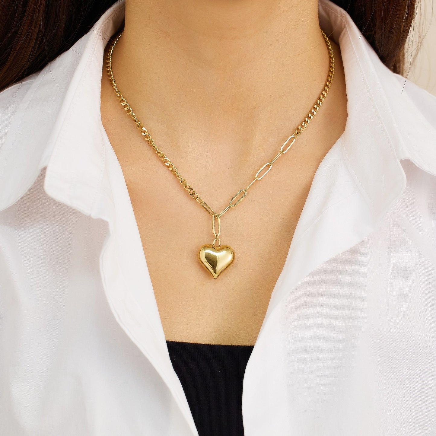 Rosalie – Collier Long à Pendentif en Zircons Colorés